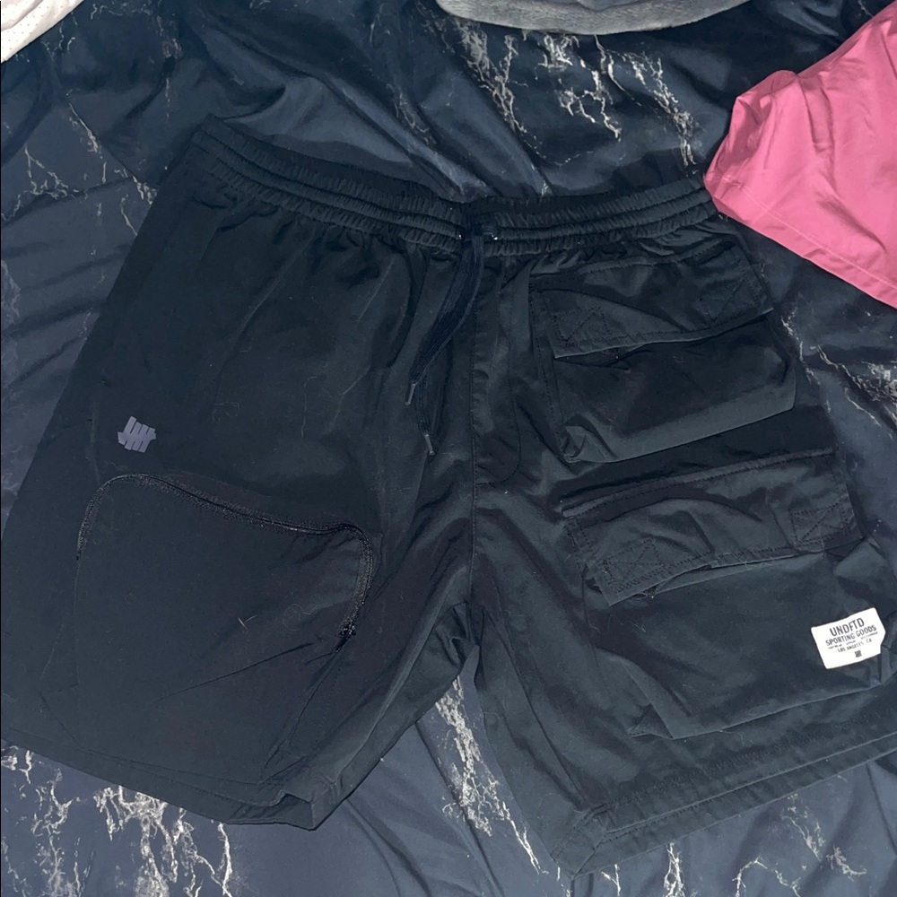 UNDFTD LARGE MENS CARGO SHORTS